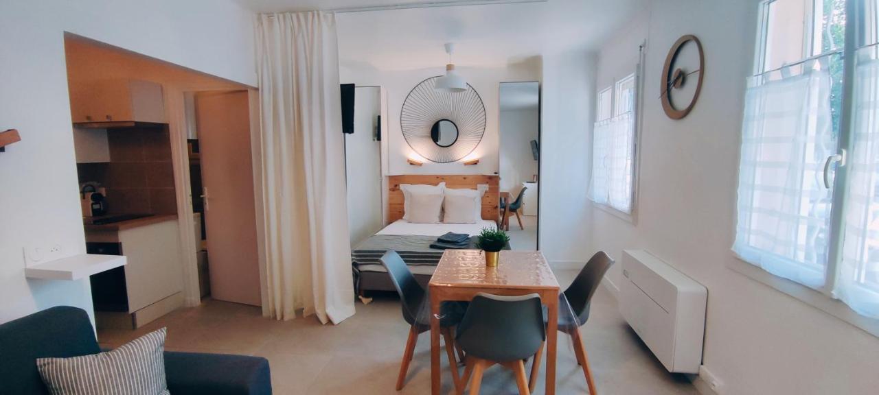 Le Studio Des Tours - Parking Apartment อาร์ลส์ ภายนอก รูปภาพ