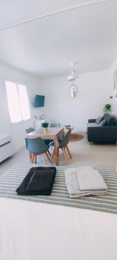 Le Studio Des Tours - Parking Apartment อาร์ลส์ ภายนอก รูปภาพ