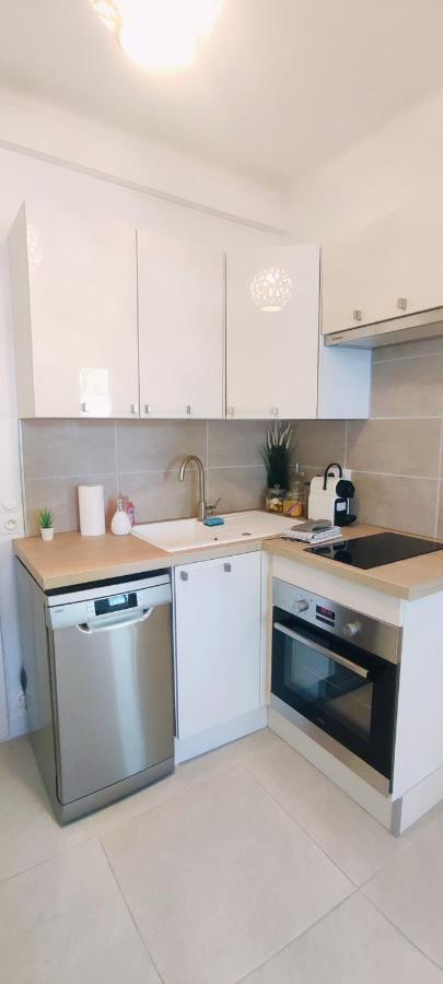 Le Studio Des Tours - Parking Apartment อาร์ลส์ ภายนอก รูปภาพ